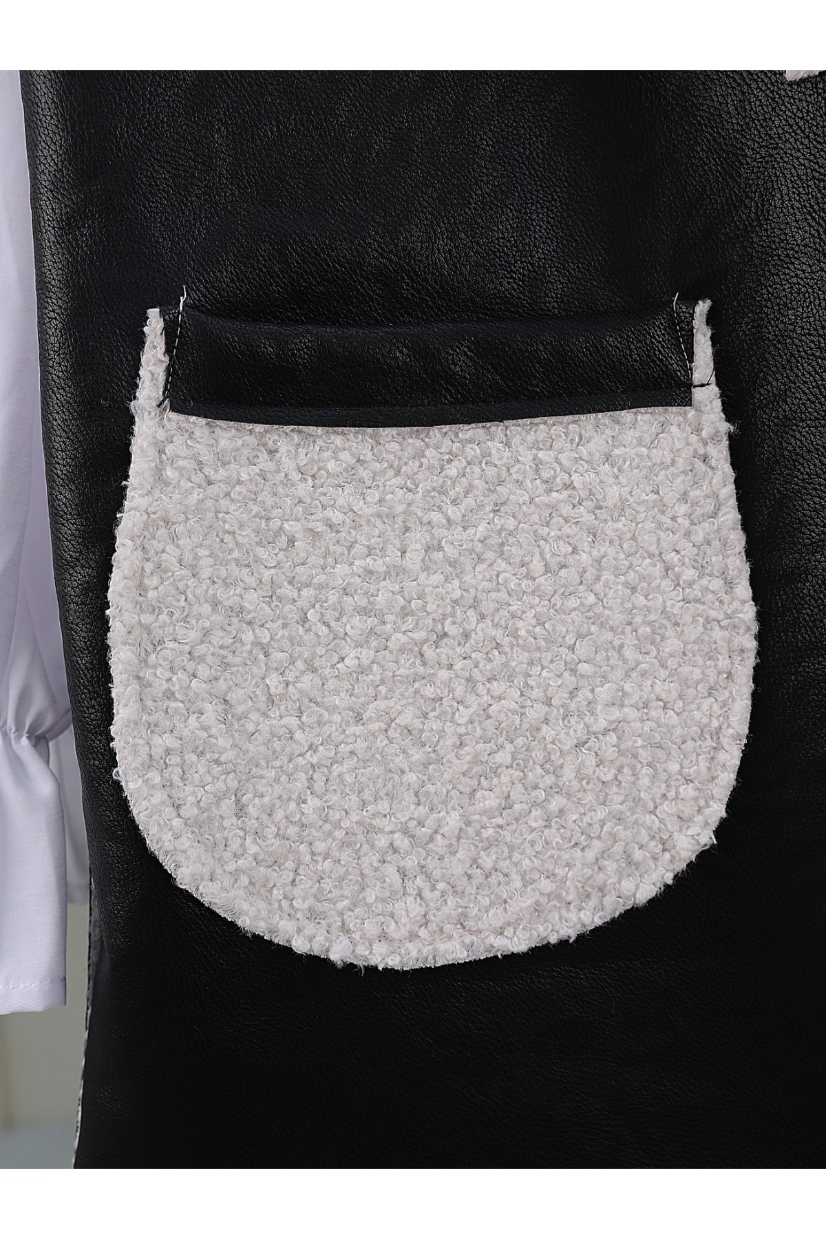 İçi Kuzu Peluş Çift Cepli Yelek -Beyaz