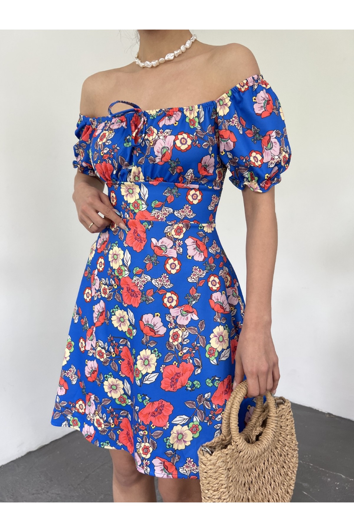 Yakası Lastikli Bağcık Detaylı Mini Elbise -Saks