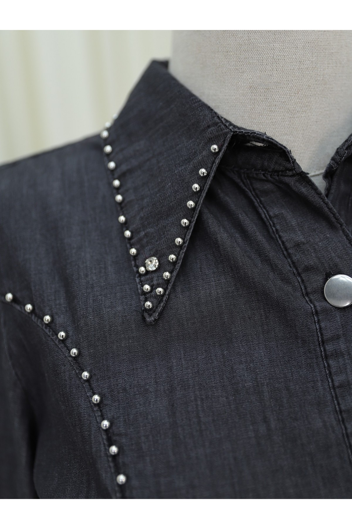 Belden Bağlamalı Önü Düğmeli Boncuklu Kot Elbise -Antrasit