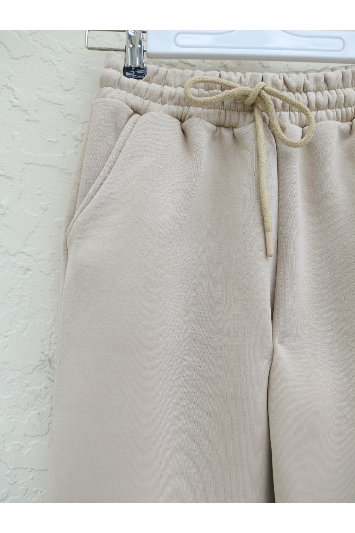 Beli Lastikli Cepli Şardonlu Eşofman Altı -Bej