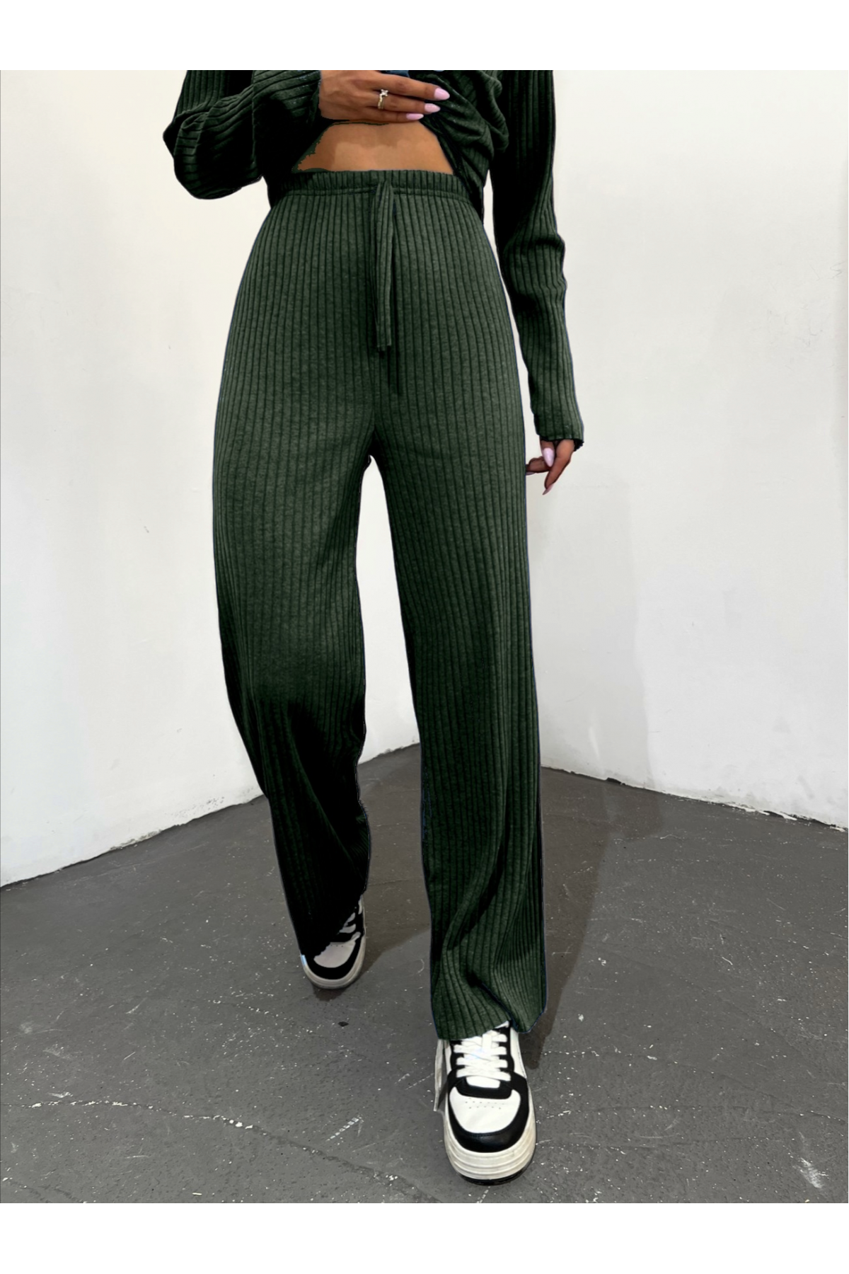 Bağcık Detaylı Salaş Fitilli Pantolon       -Zümrüt