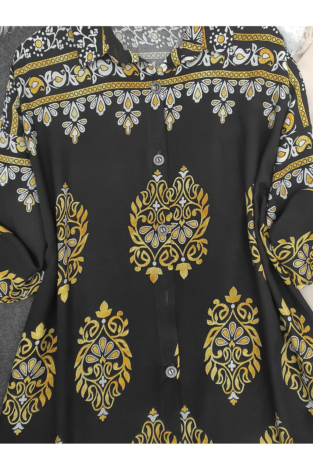 Oval Kesim Boydan Düğmeli Viskon Tunik -Siyah