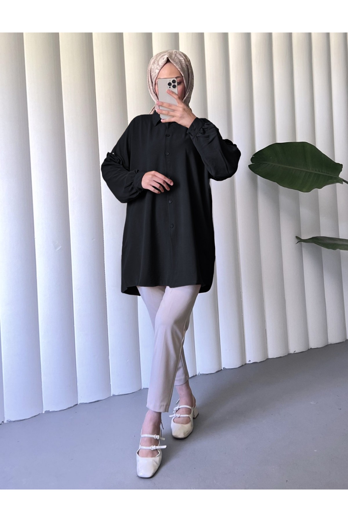 Kolları Taşlı Fırfırlı Salaş Ayrobin Tunik  -Siyah