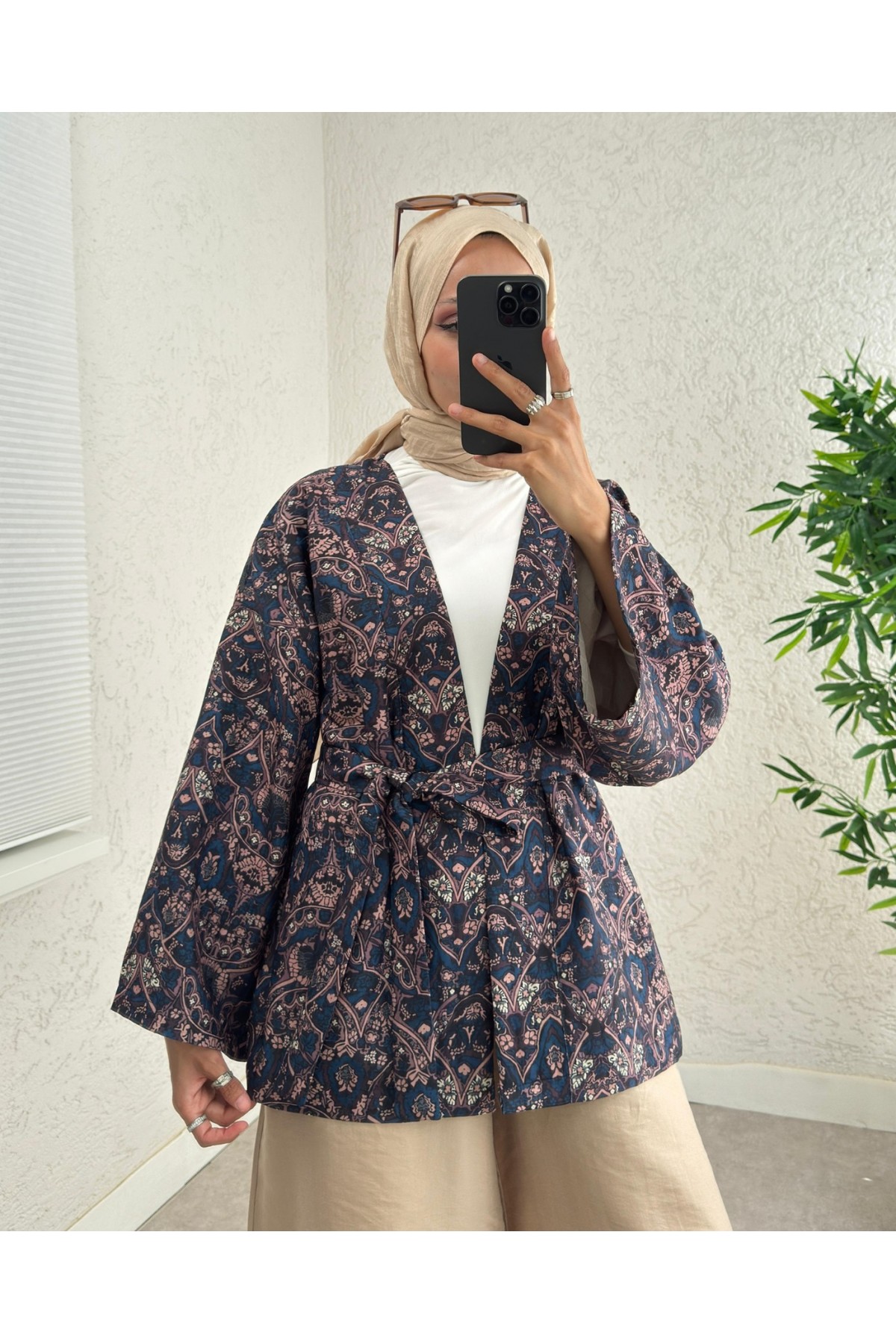 Dijital Baskılı Beli Kemerli Kapitone Kimono -Laci