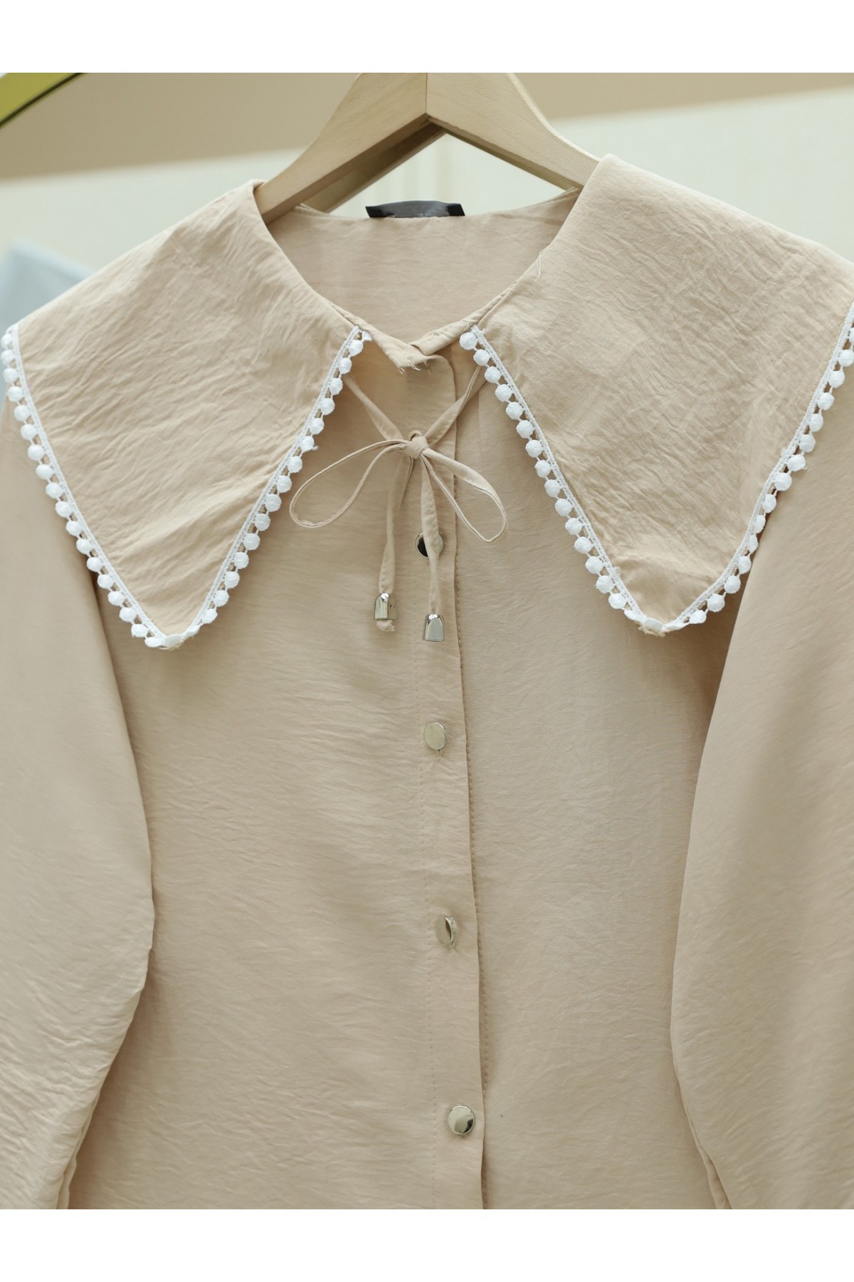 Bebe Yaka Dantelli Kolu Lastikli Gömlek -Vizon