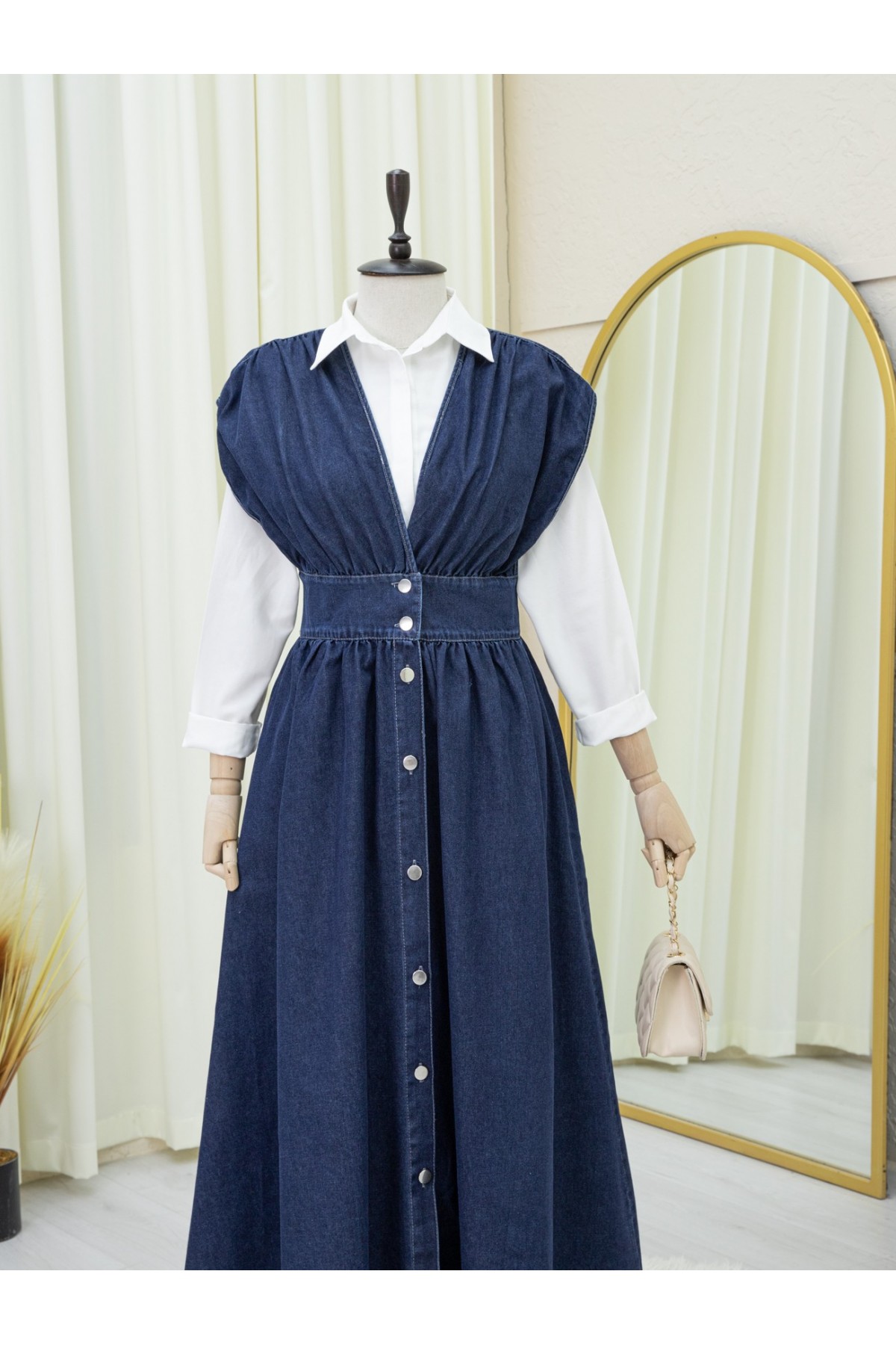 Boydan Düğmeli V Yaka Sıfır Kol Kot Jile -Laci