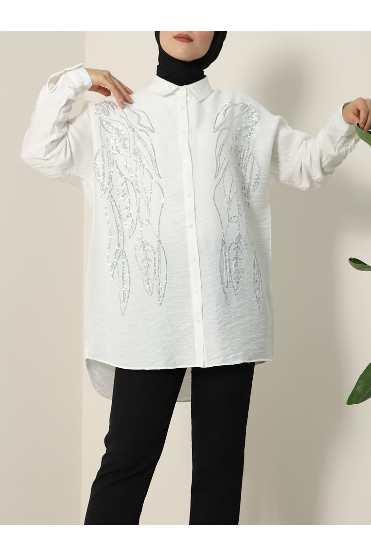Yaprak Desen Pul Payet Gömlek -Beyaz