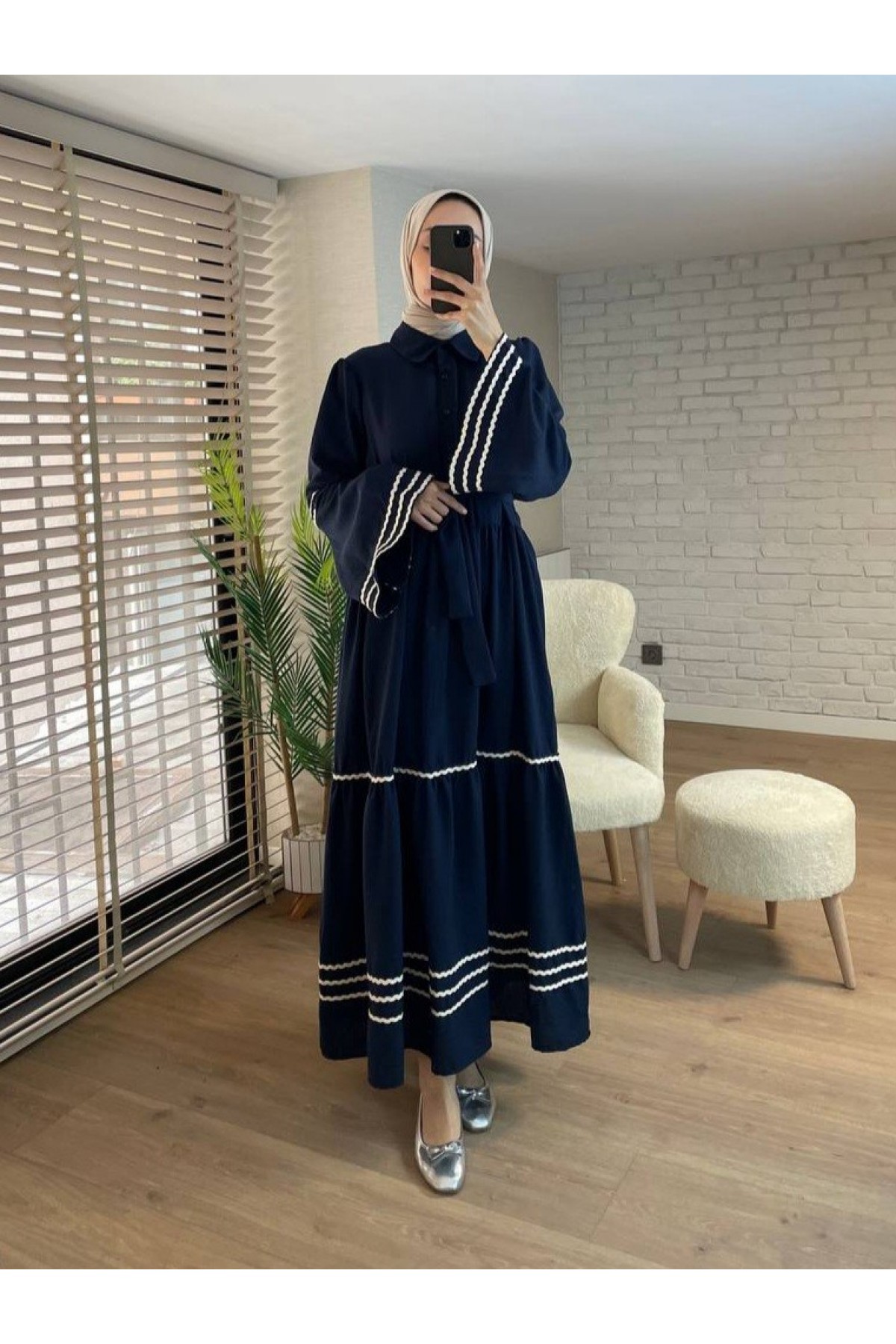 Kolları Ve Eteği Süzene Işlemeli Parçalı Elbise -Laci