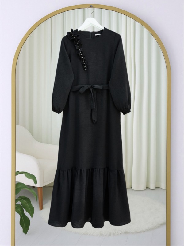 Fırfır Taş Detaylı Parça Eteklii Kemerli Ayrobin Elbise -Siyah