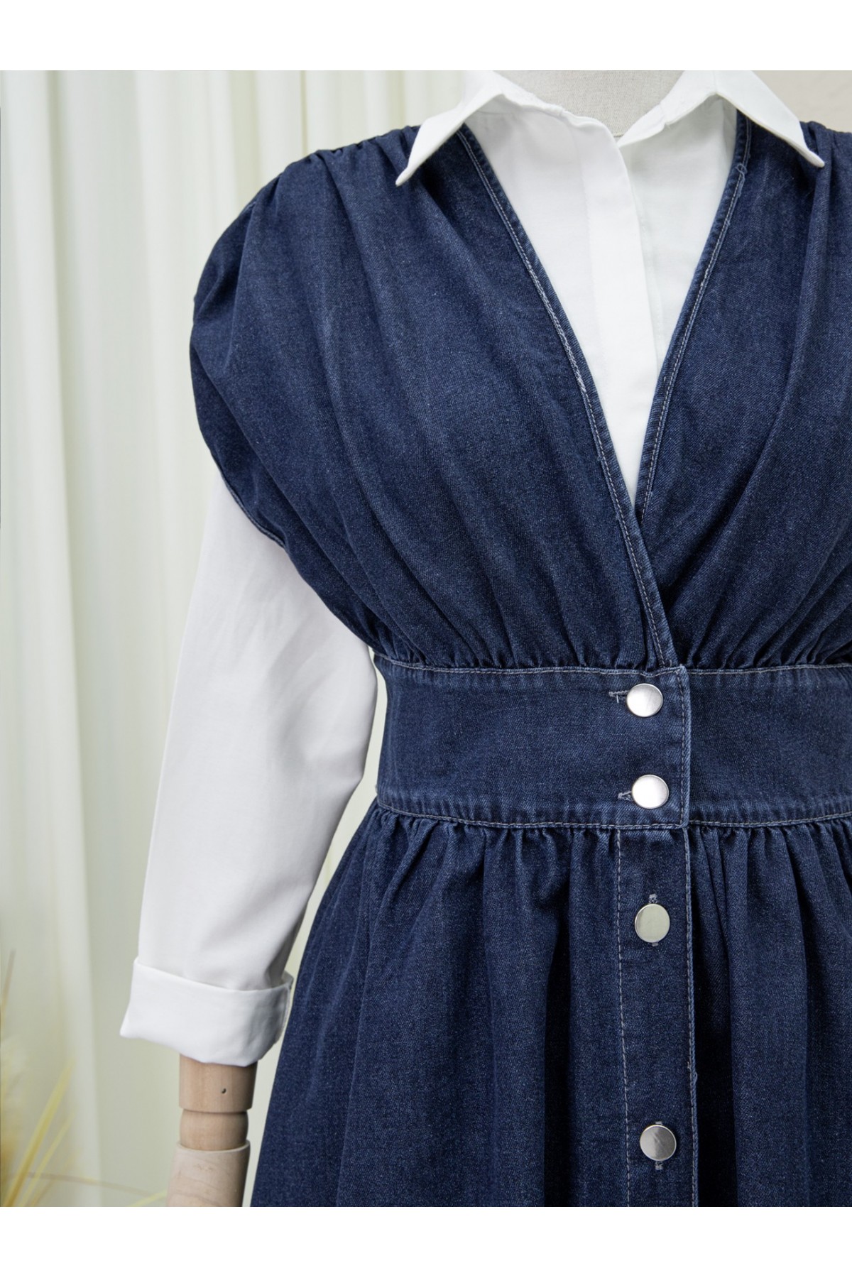 Boydan Düğmeli V Yaka Sıfır Kol Kot Jile -Laci