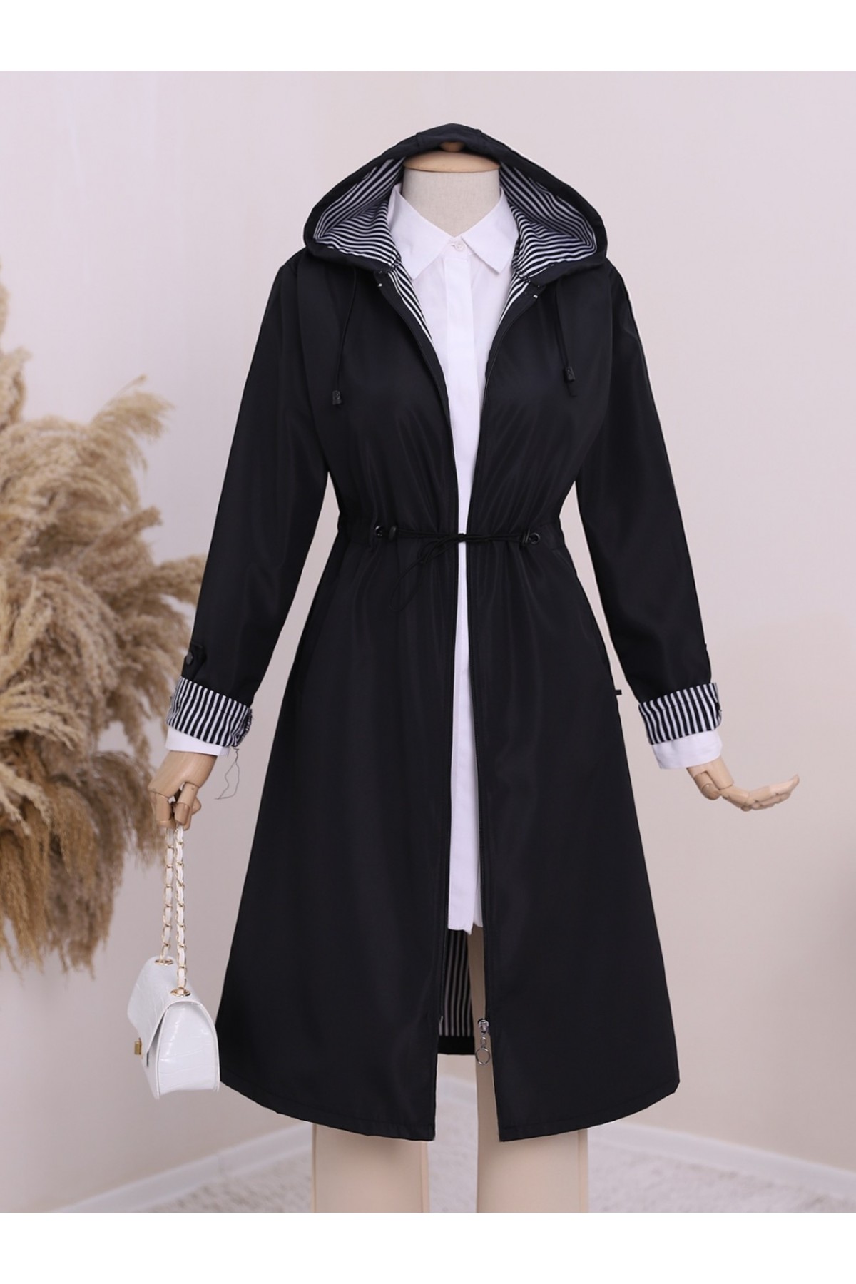 Beli Lastikli Kolu Katlamalı Kapşonlu Trenckot -Siyah