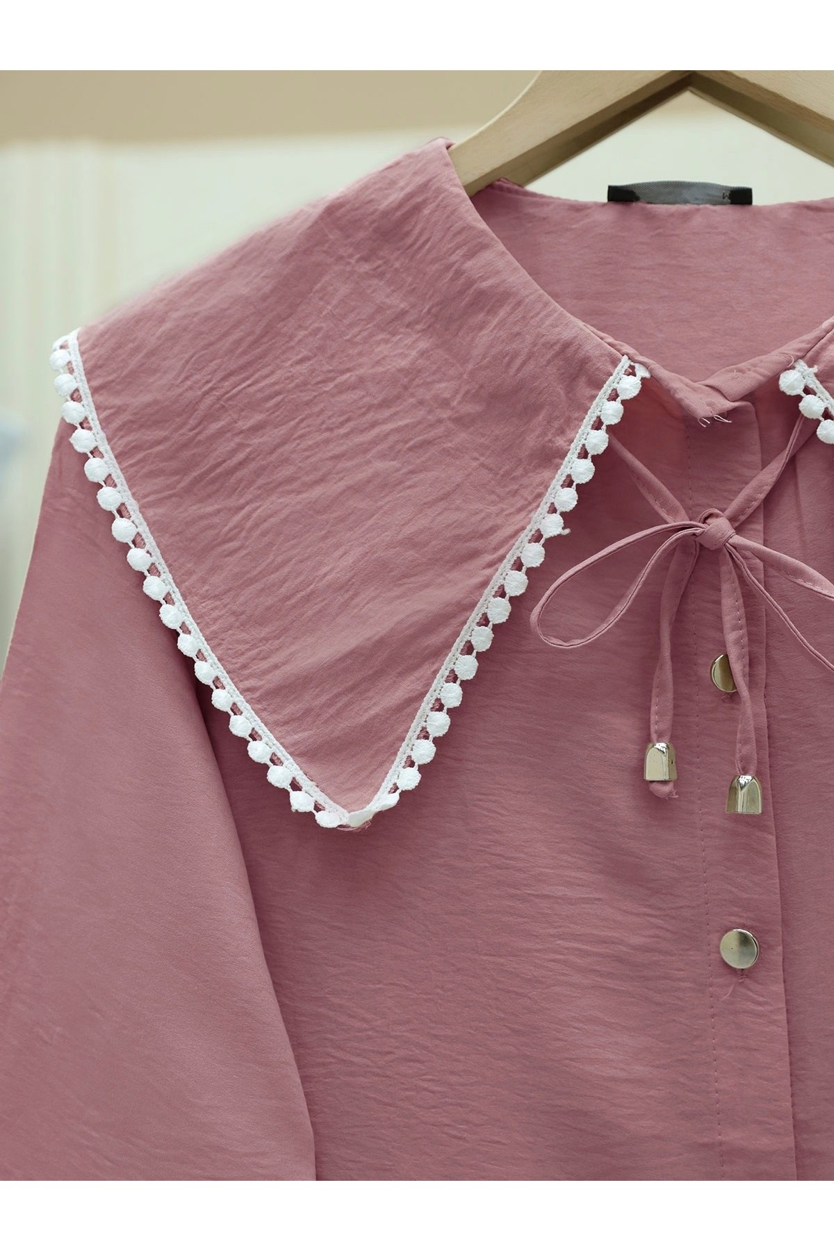 Bebe Yaka Dantelli Kolu Lastikli Gömlek -Pudra