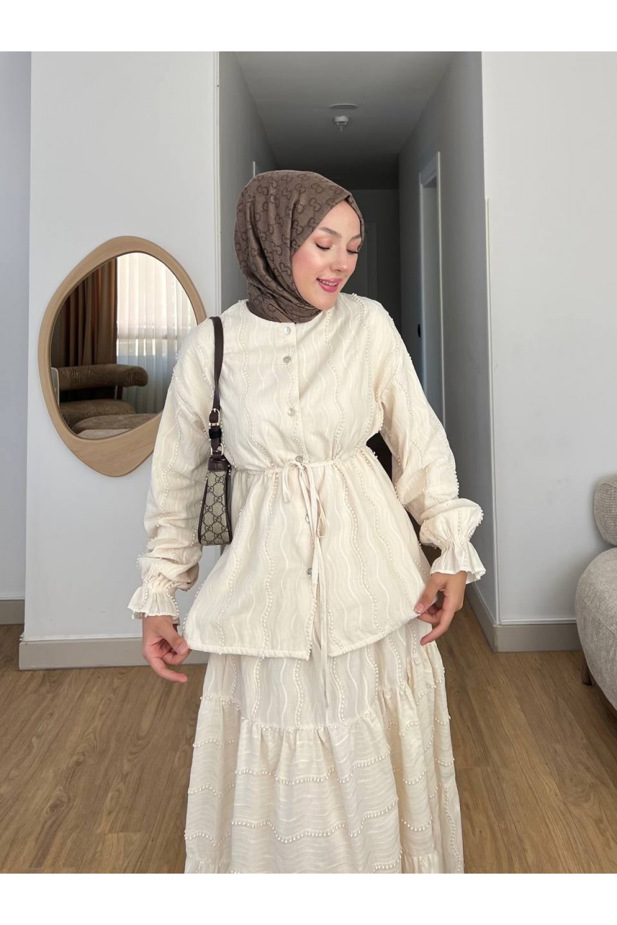 Önü Düğmeli Beli Bağcıklı Kolu Lastikli Etekli Dantelli Takım -Bej