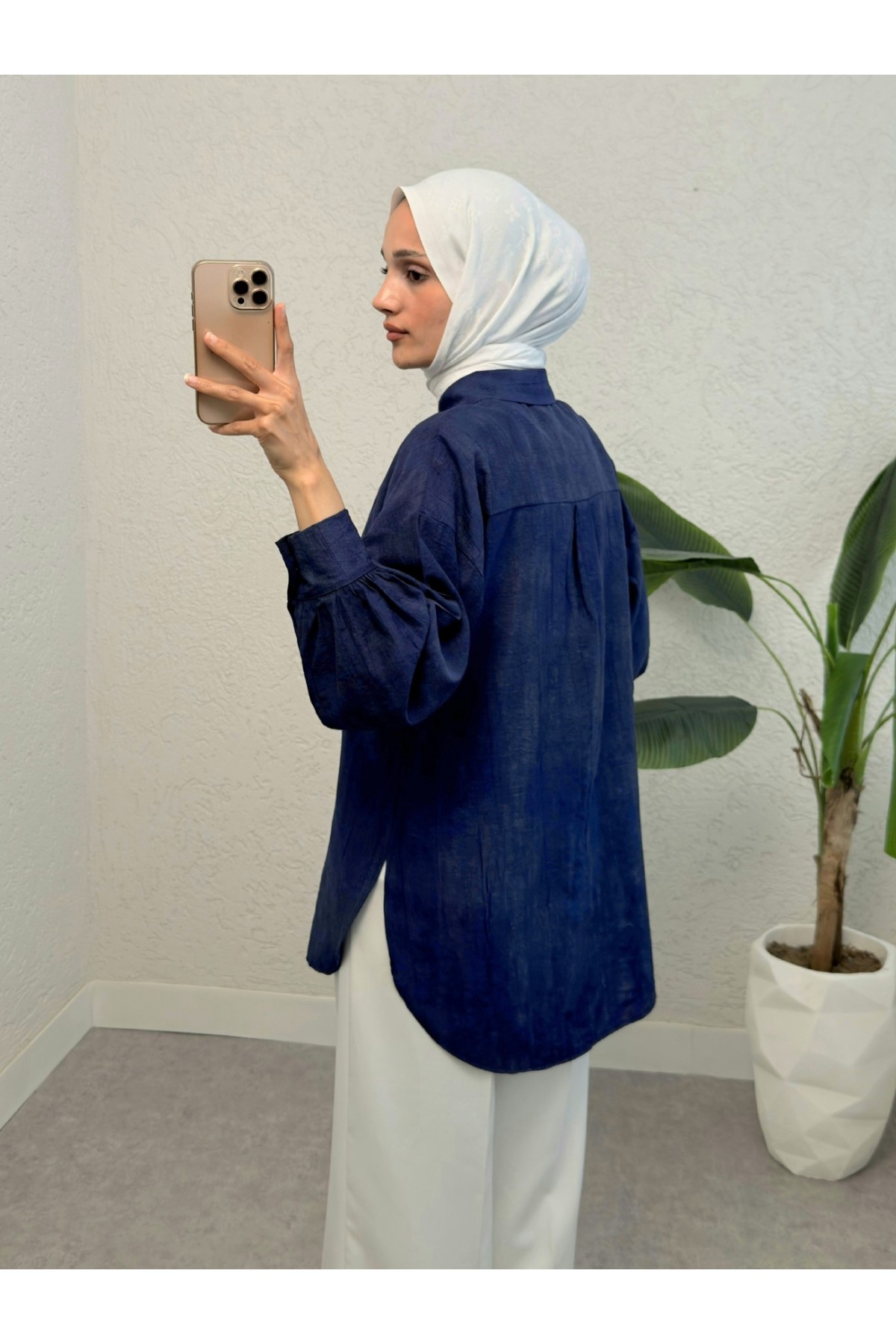 Yırtmaçlı Eteği Oval Kesim Gömlek -Laci