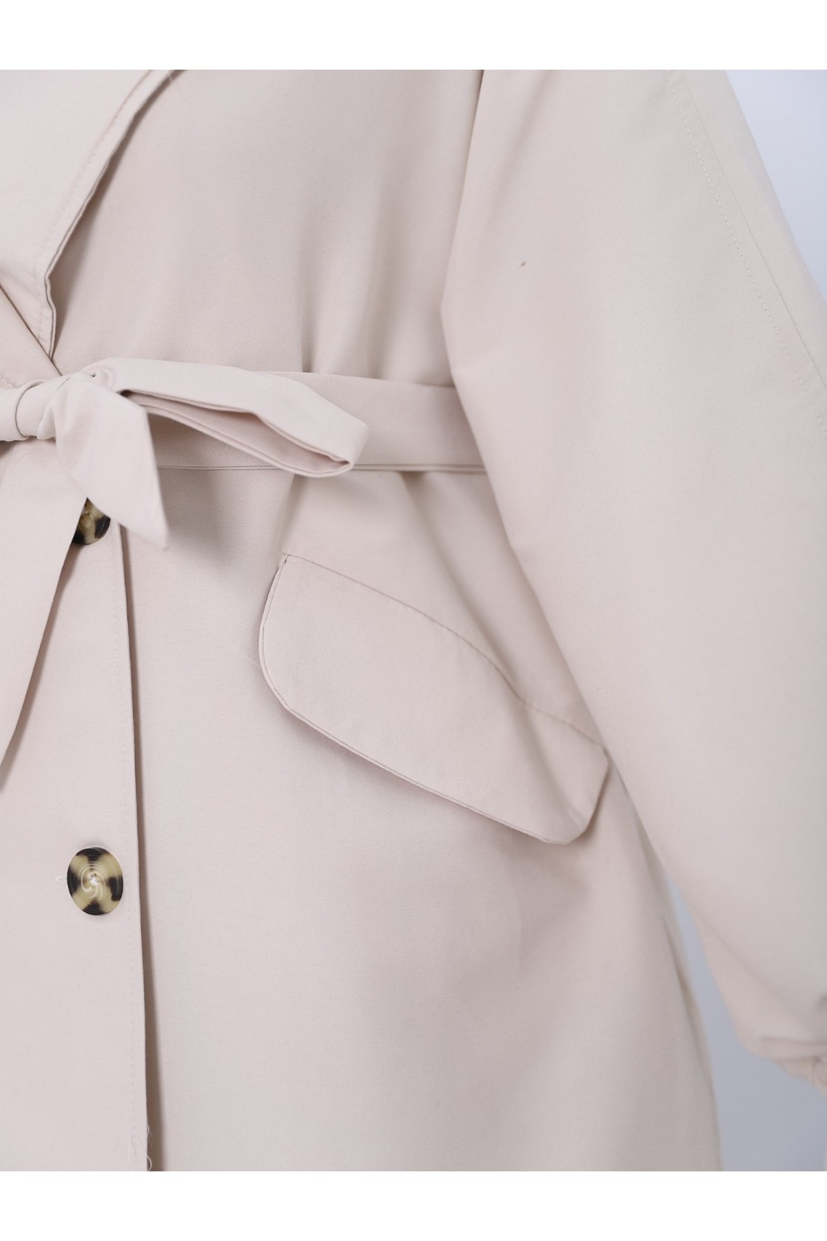 Kapaklı Cepli Kolu Bağcıklı Trençkot -Taş