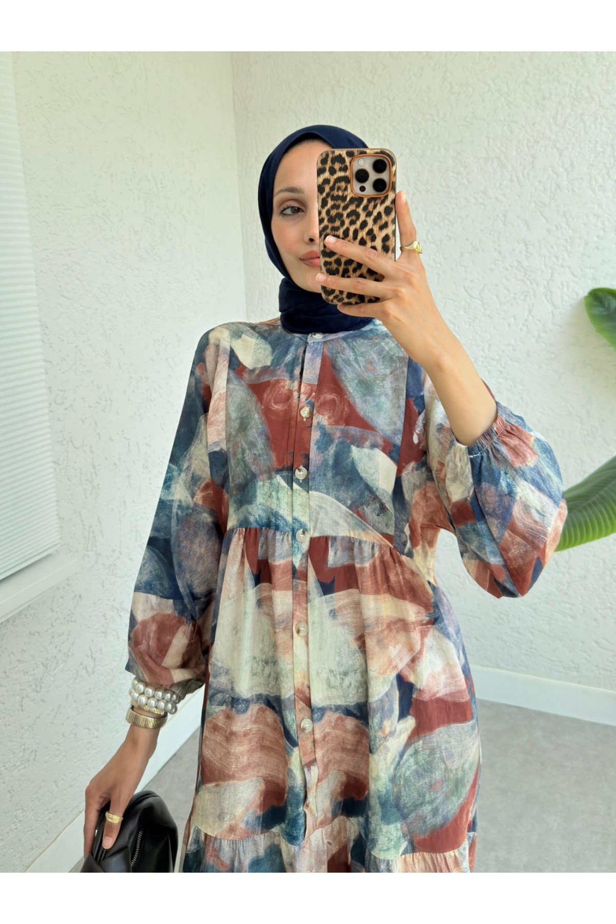 Yarım Düğmeli Kolu Lastikli Batik Desenli Elbise -Kiremit