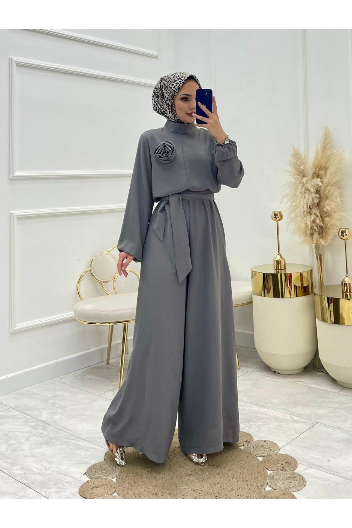 Dik Yaka Kemerli Güllü Tulum  -Gri