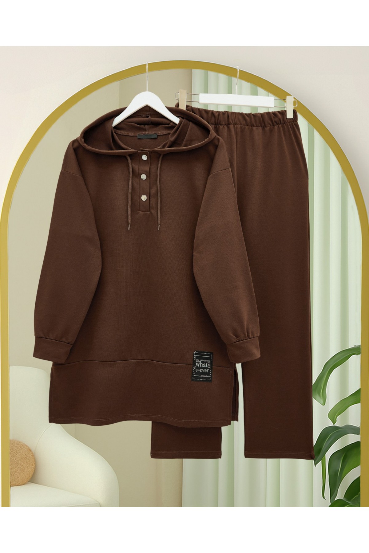 Çıtçıtlı  Arma Detaylı İkili Penye Takım -Kahve