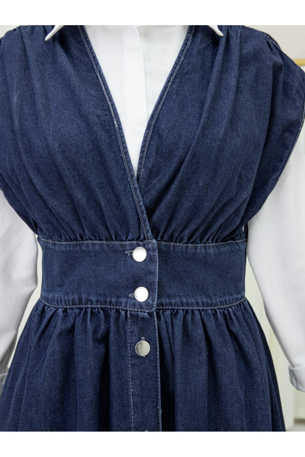 Boydan Düğmeli V Yaka Sıfır Kol Kot Jile -Laci