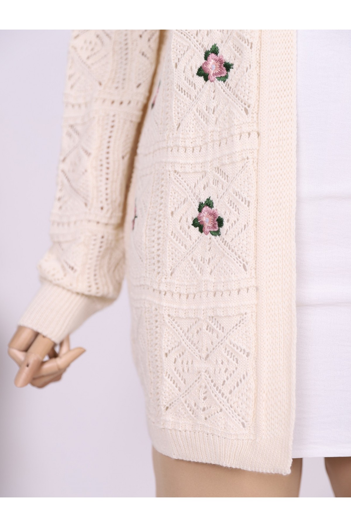 Ajurlu Nakışlı Hırka   -Krem