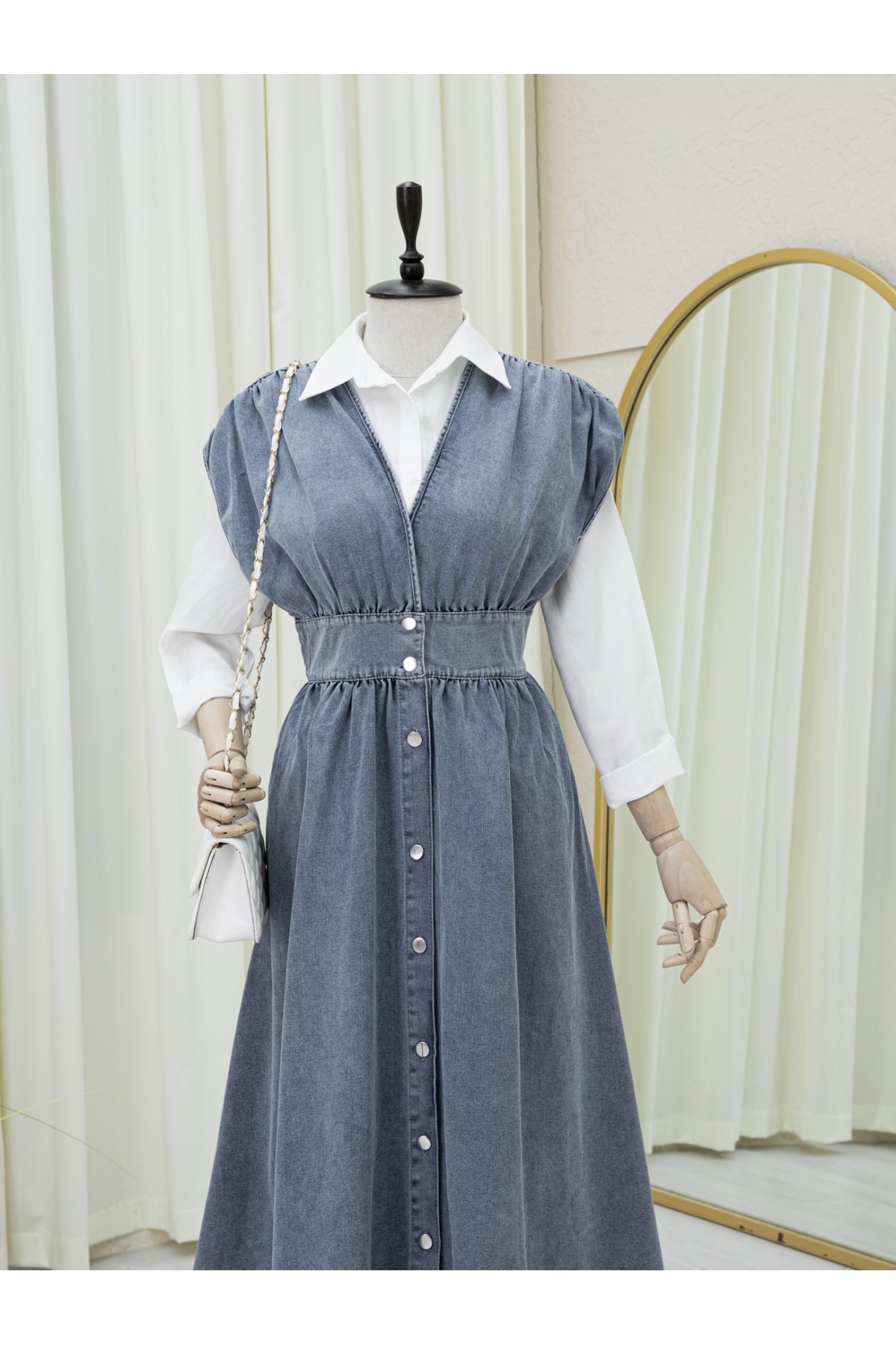 Boydan Düğmeli V Yaka Sıfır Kol Kot Jile -Buz Mavi