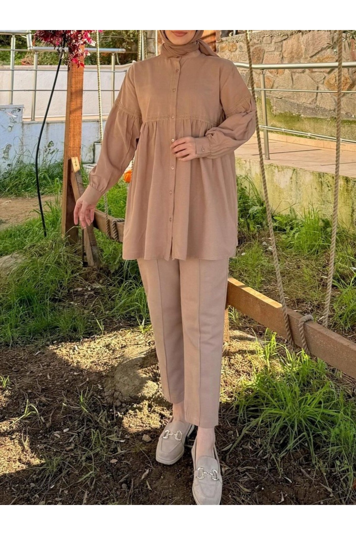 Robadan Büzgülü Dantel İşlemeli Keten Takım    -Karamel