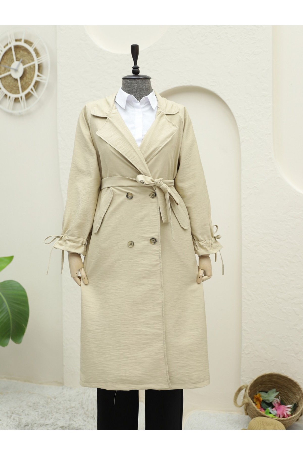 Kolu Manşeti Bağcıklı Kemerli Kap -Bej