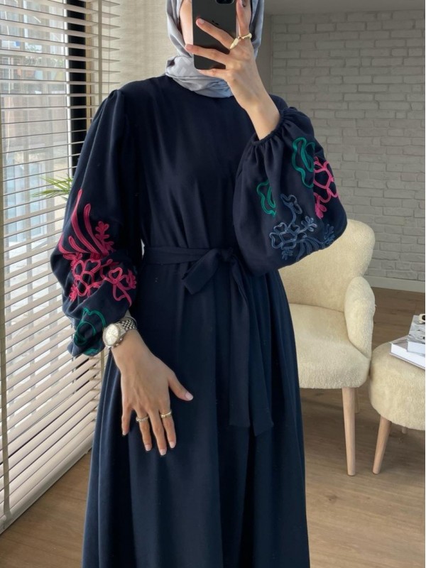 Kolları Balon Süzene İşlemeli Kemerli Elbise   -Laci