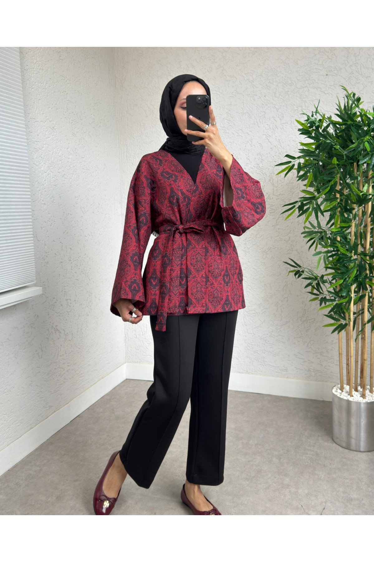 Dijital Baskılı Beli Kemerli Kapitone Kimono -Kırmızı