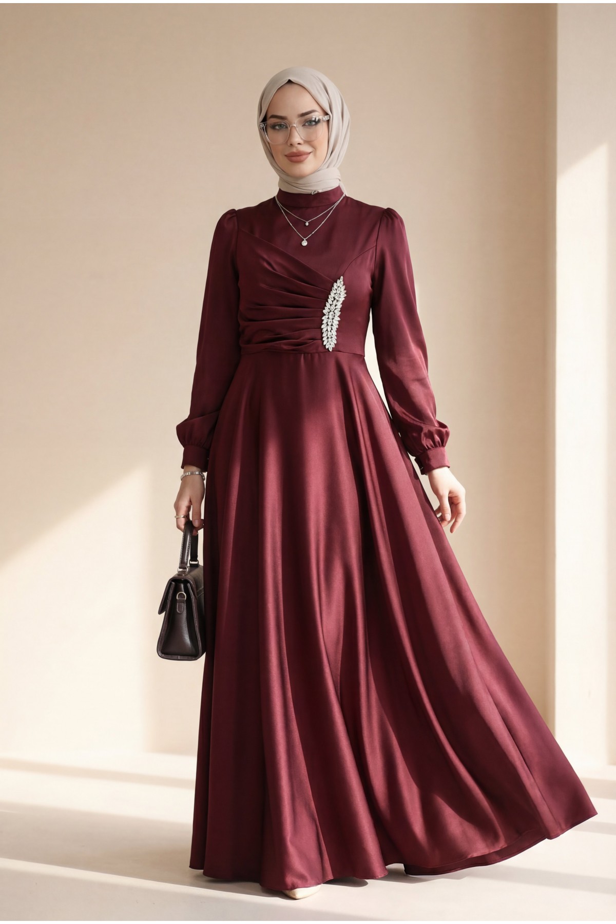 Önü Drapeli Taş Detaylı Saten Elbise -Bordo