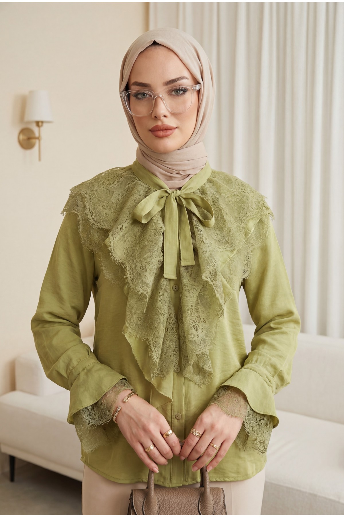 Yakası Bağcıklı Fırfırlı Dantel Detaylı Arkası Uzun Cupra Gömlek  -Yağ Yeşili