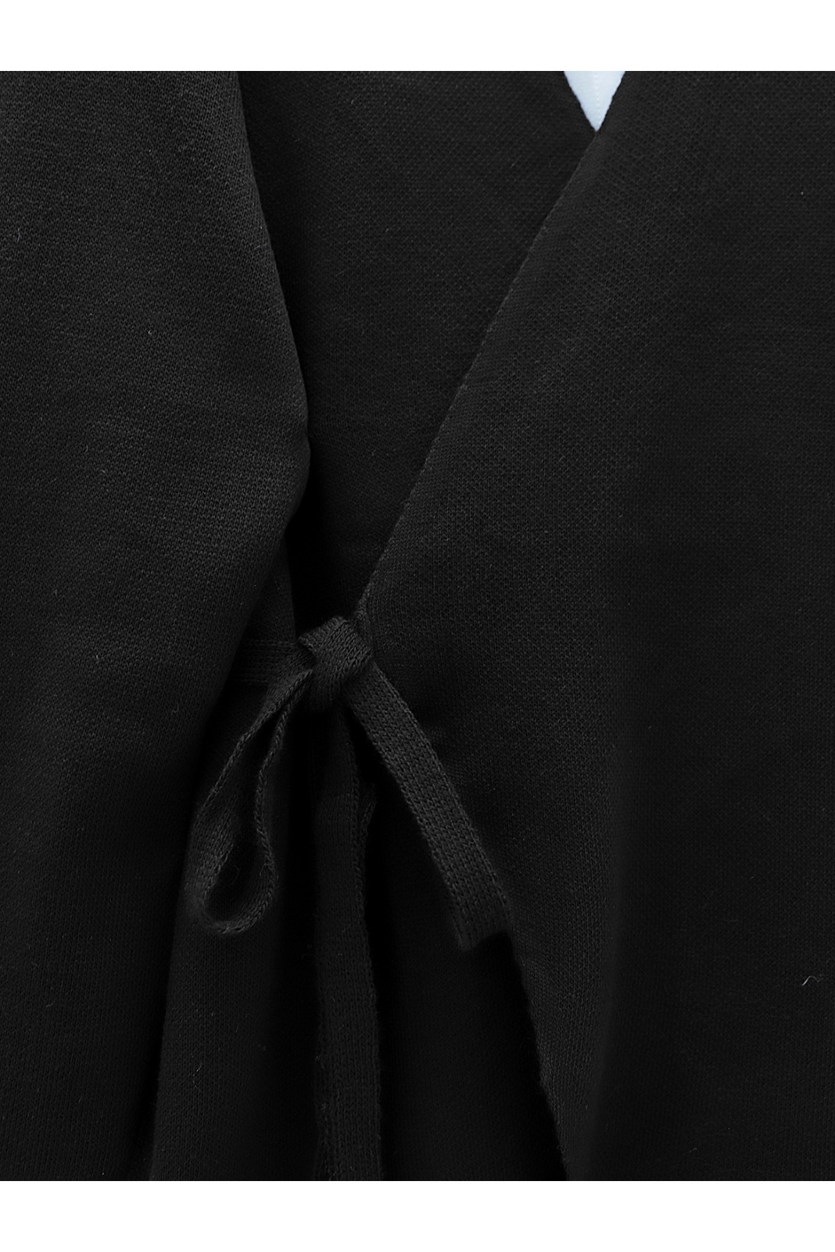 Önü Bağcıklı Hırkalı Triko Takım -Siyah