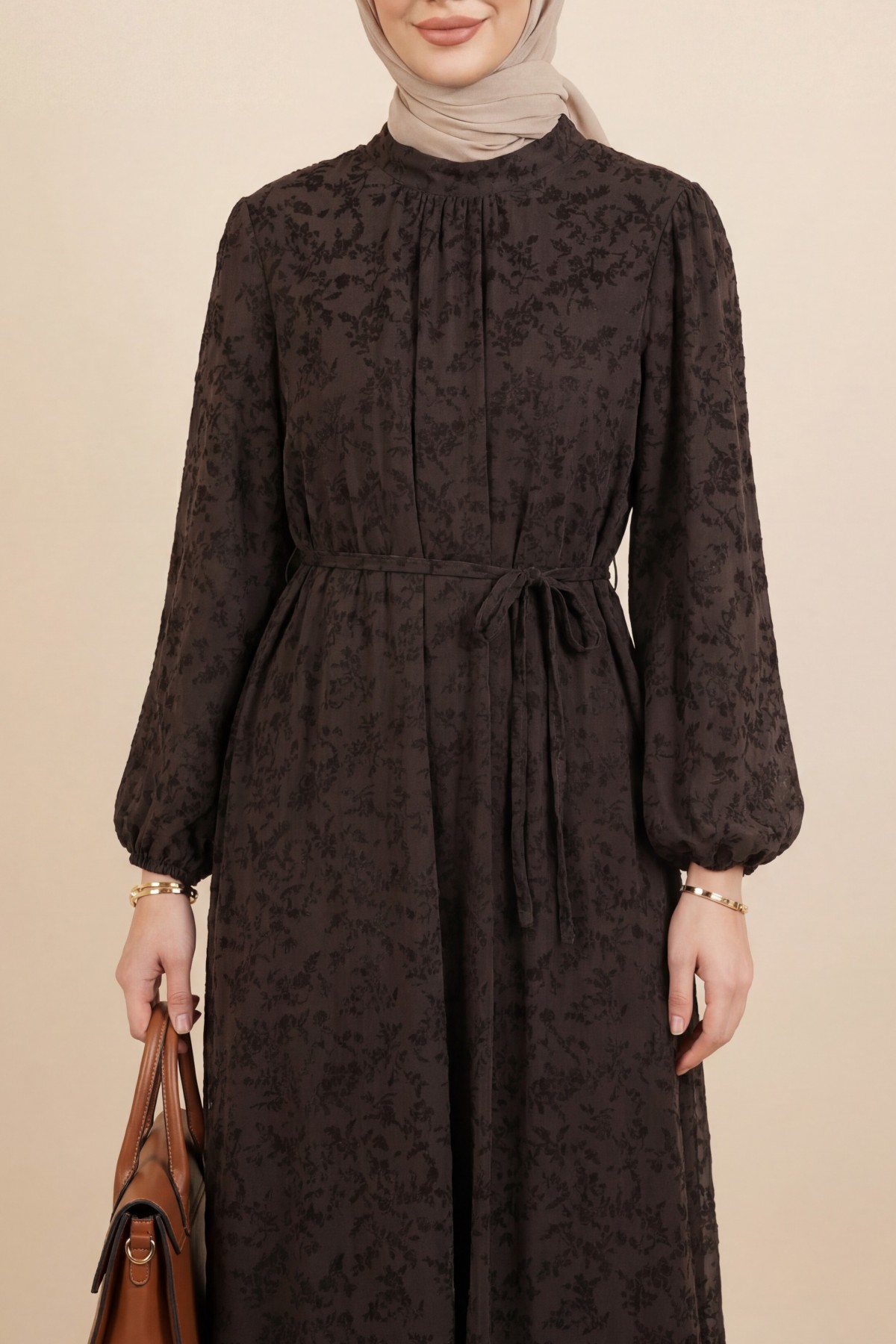 Dik Yaka Beli Bağcıklı Kolu Lastikli Astarlı Flog Baskılı Elbise -K. Kahve