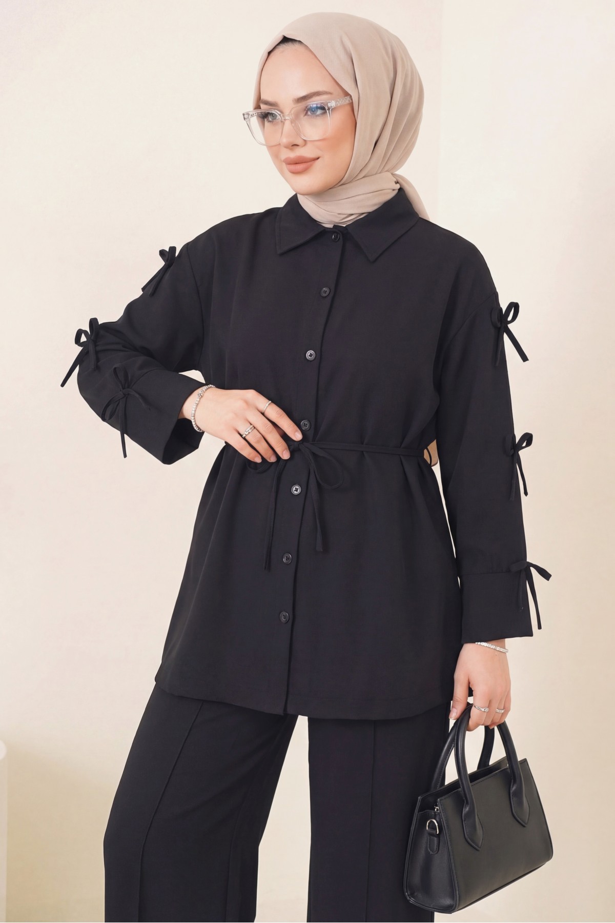 Kolları Fiyonk Detaylı İthal Krep Pantolonlu Takım -Siyah