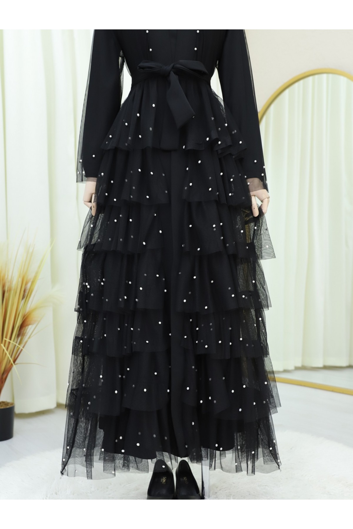 Eteği Katlı Serpme İncili Tül Abaya Takım -Siyah