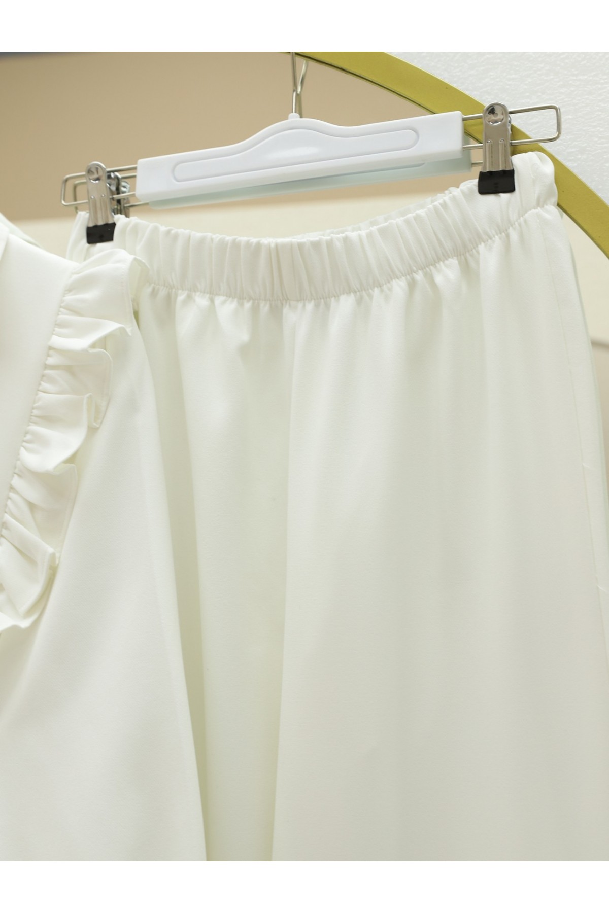 Önü Fırfırlı Bağcıklı Eteği Katlı Pantolonlu Kimono Takım   -Beyaz