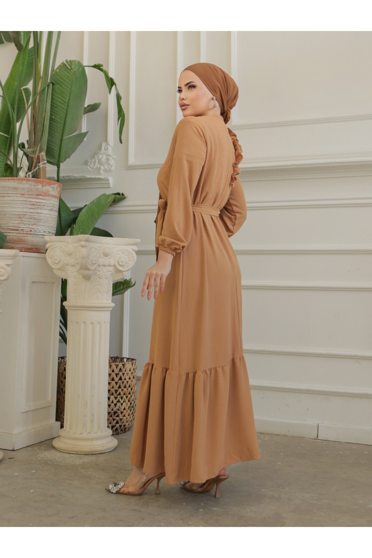 Fırfır Taş Detaylı Parça Eteklii Kemerli Ayrobin Elbise -Taba