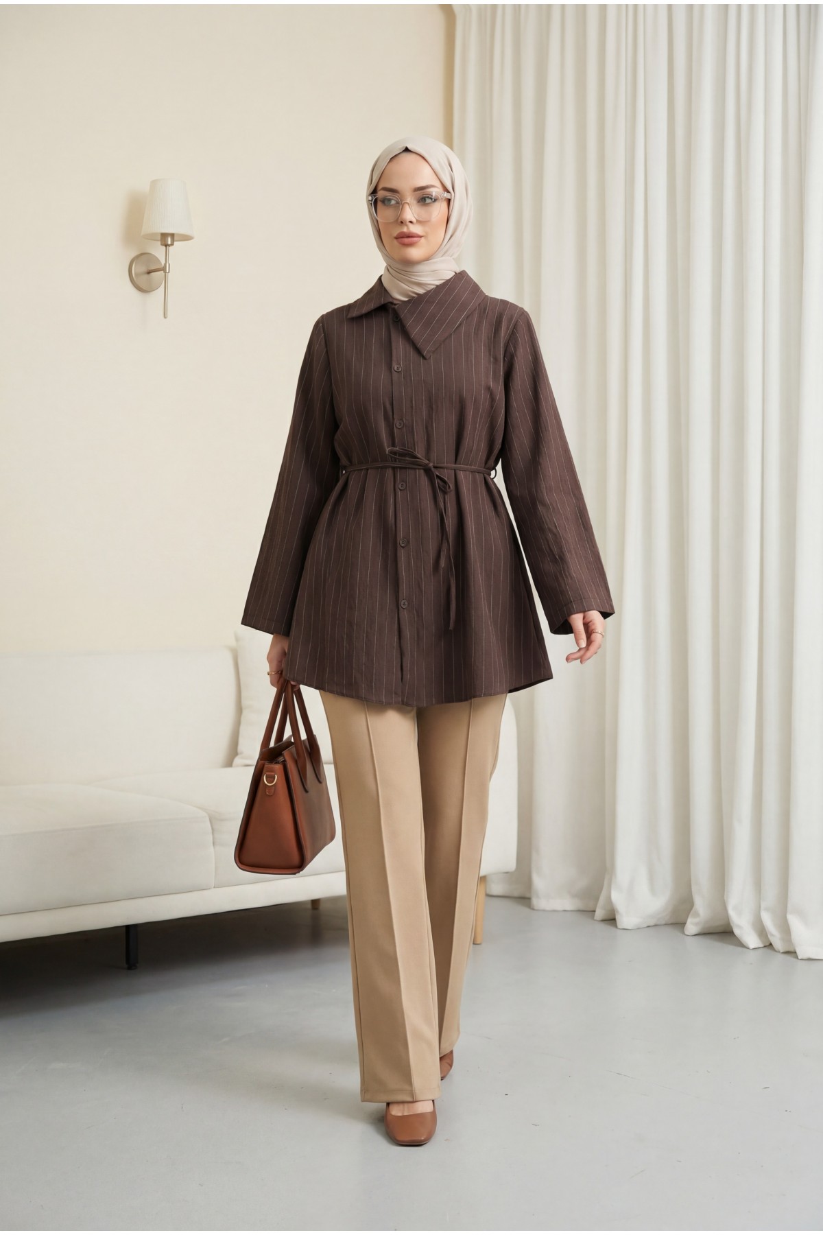 Yandan Yakalı Boydan Düğmeli Çizgili Bağcıklı Krinkıl Gömlek -Kahve