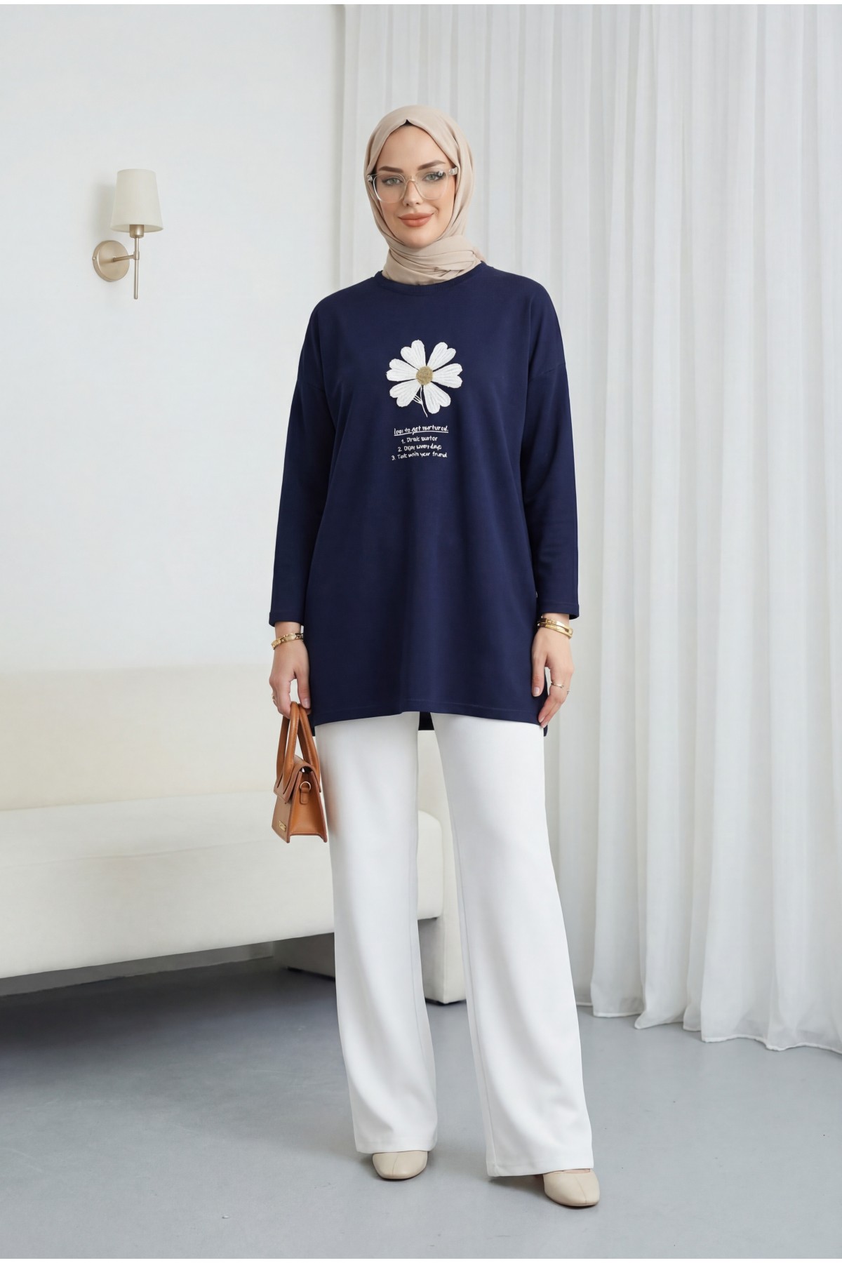 Önü Çiçek Nakışlı Bisiklet Yaka Penye Tunik -Laci