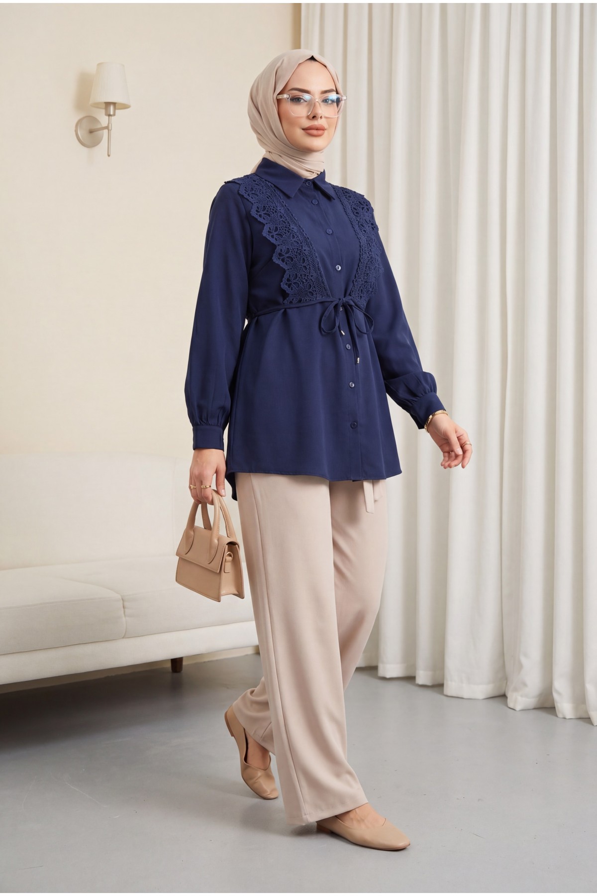 Önü Dantelli Bağlama Detaylı Düğmeli Poplin Gömlek -Laci