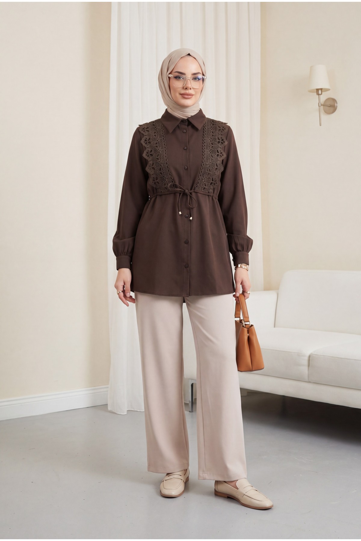 Önü Dantelli Bağlama Detaylı Düğmeli Poplin Gömlek -Kahve