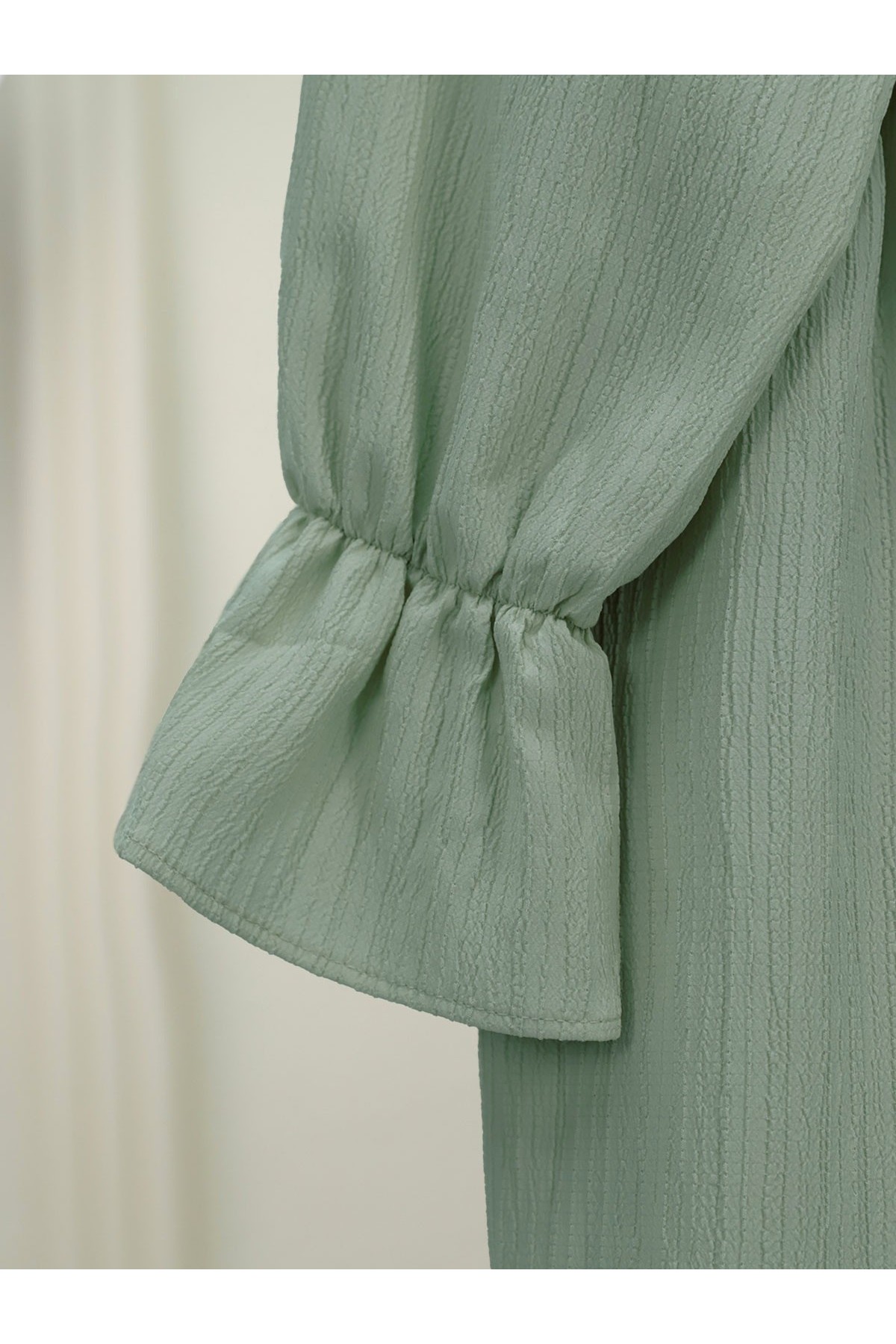 Önü Fırfırlı Bağlamalı Krinkıl Kimono -Mint