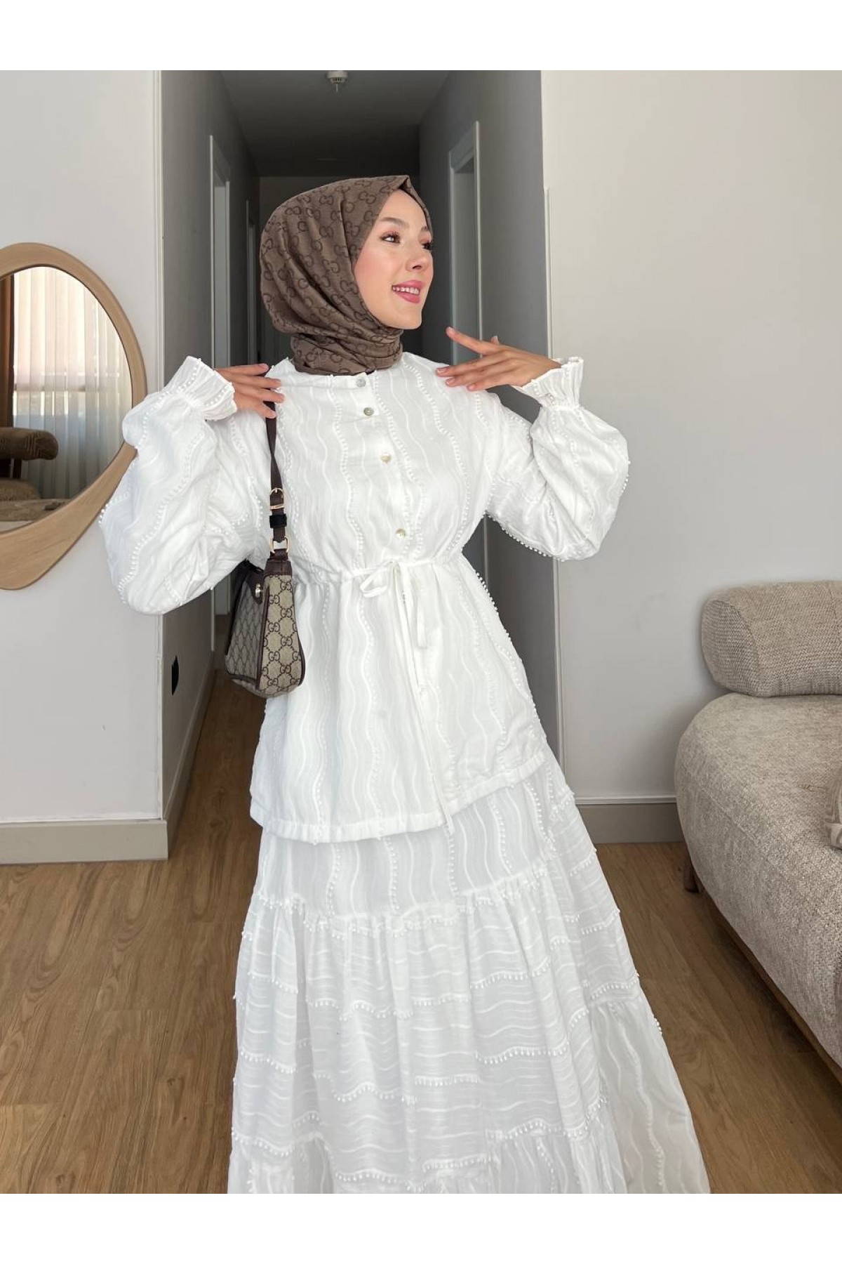 Önü Düğmeli Beli Bağcıklı Kolu Lastikli Etekli Dantelli Takım -Beyaz