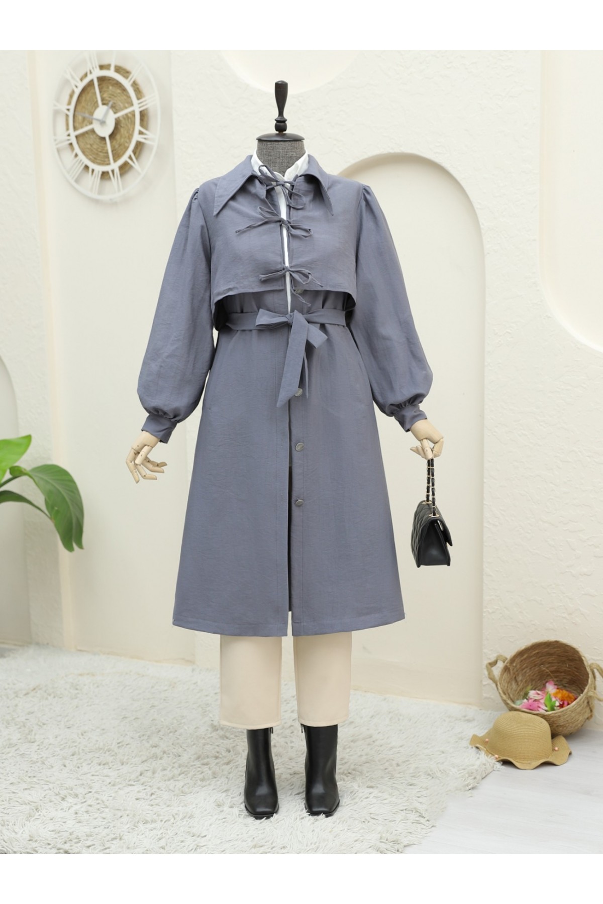 Önü Bağlama Detaylı Düğmeli Cepli Trençkot -Füme