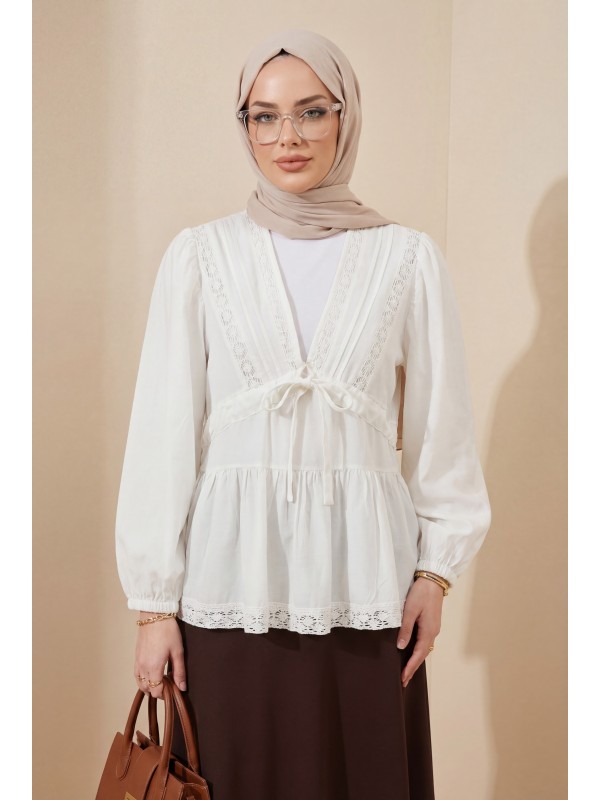 V Yaka Dantel Detaylı Balon Kol  Viskon Bluz  -Beyaz