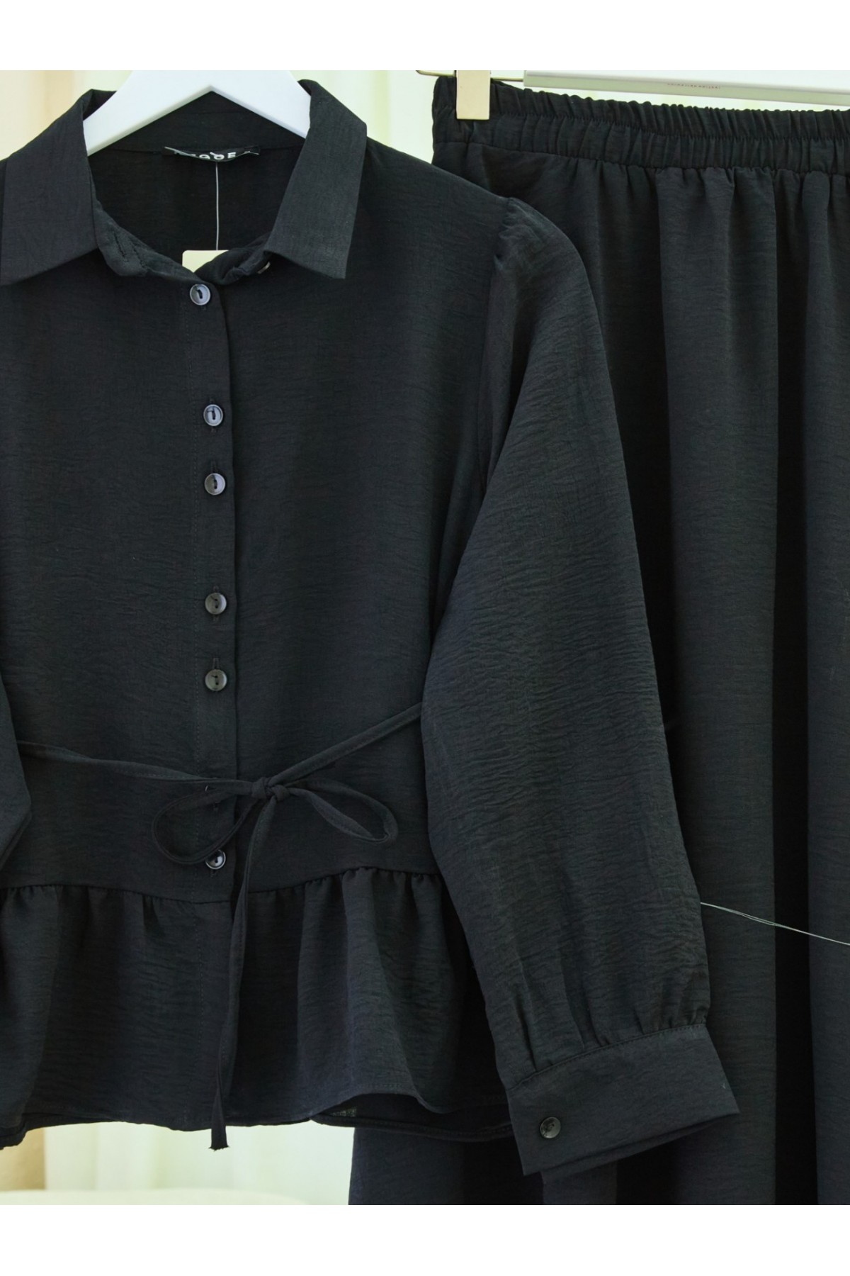 Parçalı Büzgülü Bluz Etekli Takım -Siyah