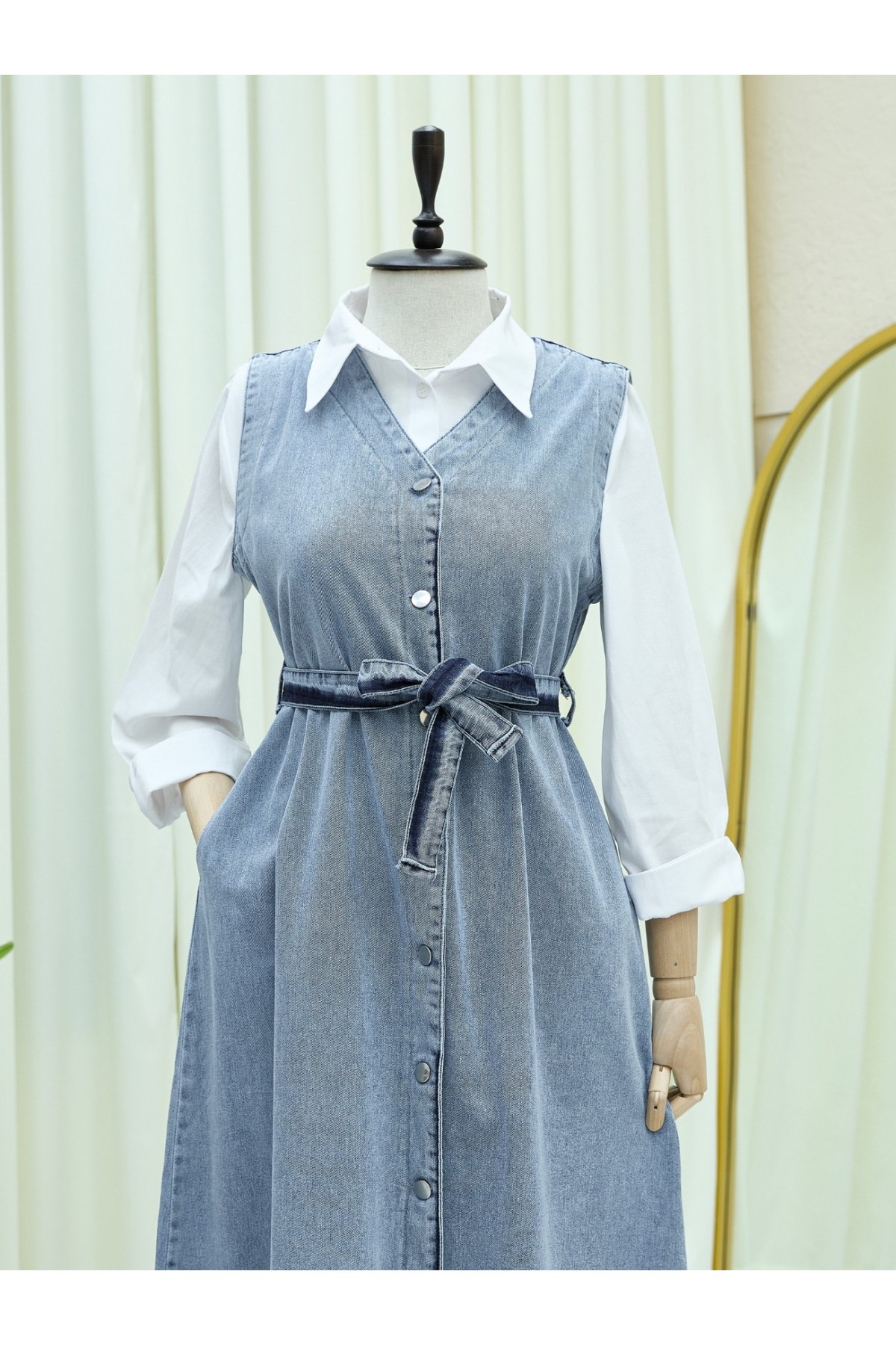 Beli Bağlamalı Önü Düğmeli Cepli Kot Jile   -Buz Mavi