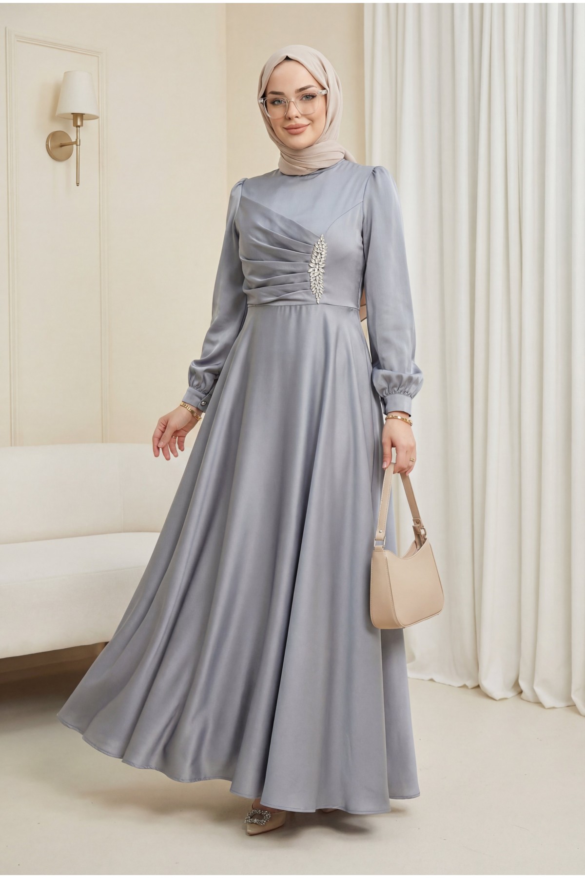 Önü Drapeli Taş Detaylı Saten Elbise -Gümüş