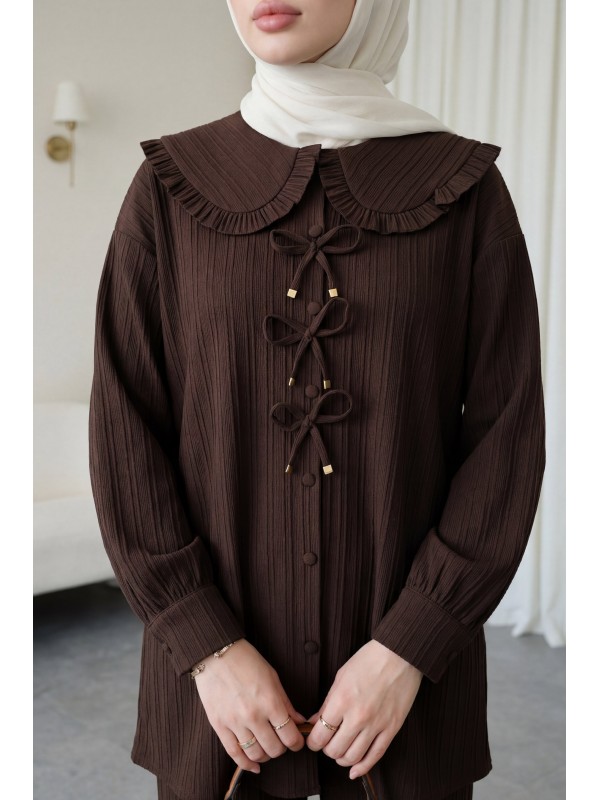 Önü Kurdele Detaylı Düğmeli Önlük Yaka Gömlek  -Kahve