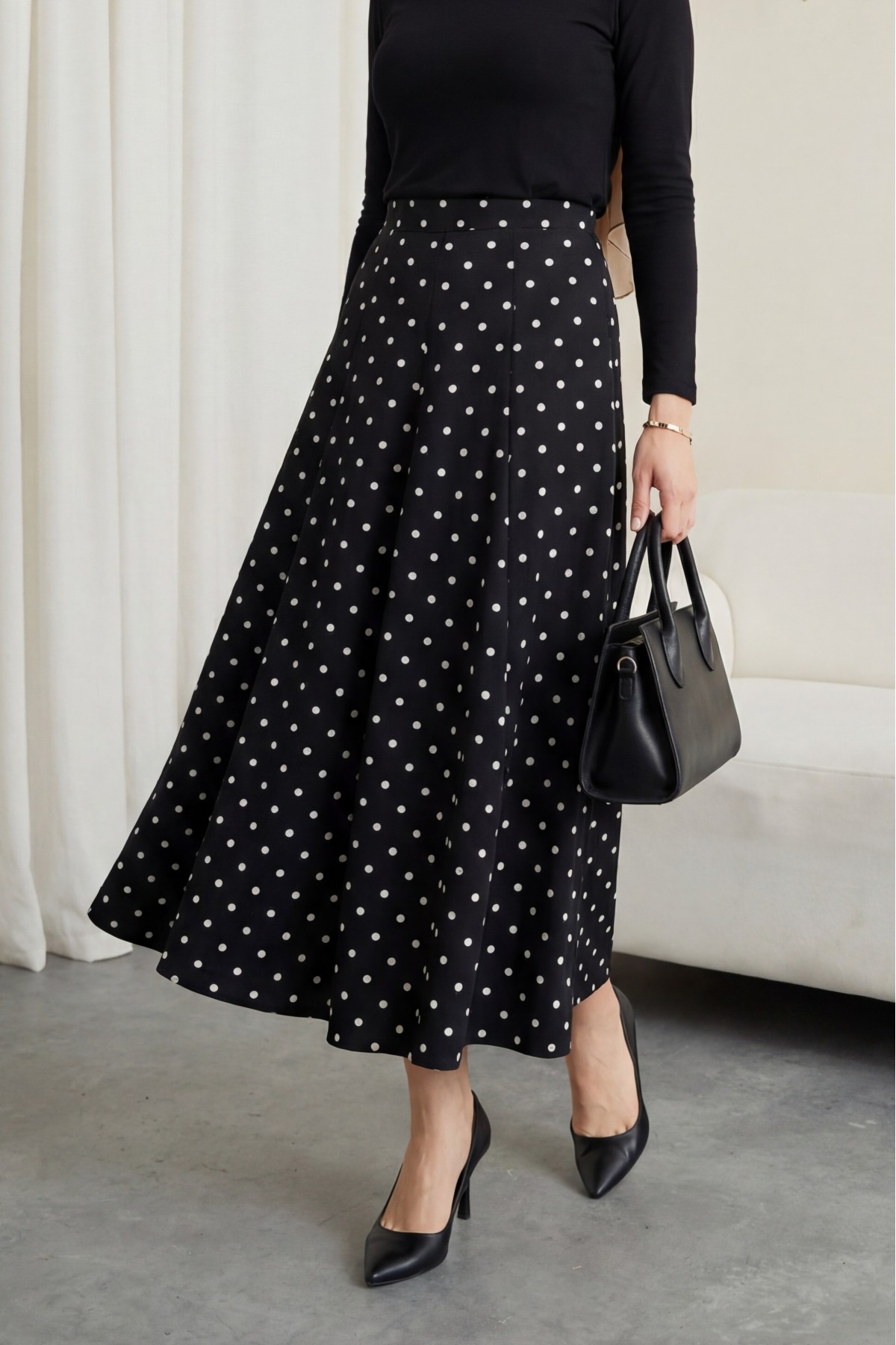 Arkası Fermuarlı Puantiyeli Astarlı Etek -Siyah